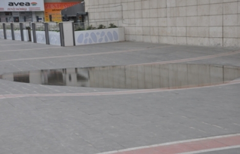 Batman Park AVM yolu çökme tehlikesi yaşıyor!