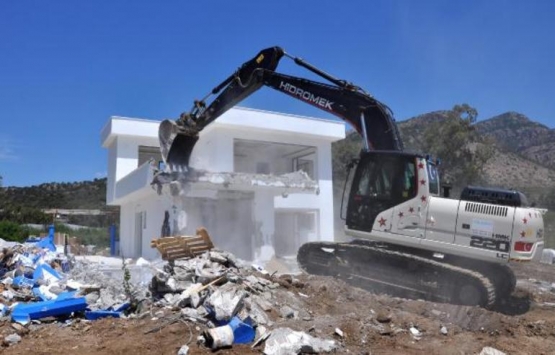 Datça da sit alanındaki kaçak inşaat yıkıldı!