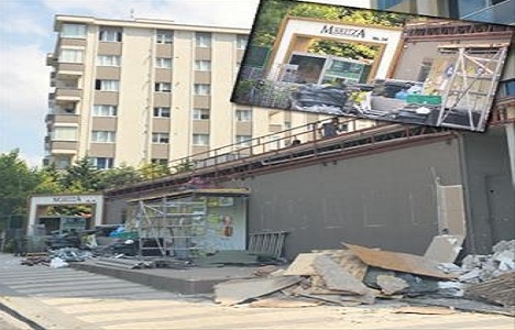 Ataşehir'deki kaçak rezidansta ilk yıkım gerçekleşti!