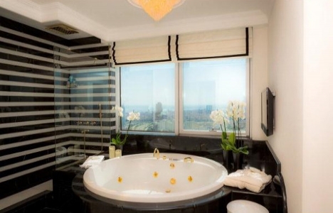 Ali Ağaoğlu Andromeda Gold taki dairesinin kapılarını açtı!