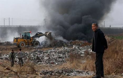 Çin'de çevreyi kirleten fabrikaya 3,25 milyon dolar para cezası kesildi!