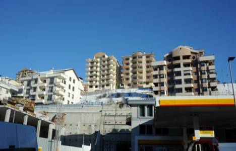 Akpınar'da belediye heyelan mağduriyetinin giderilmesi için hisselerini devretti!