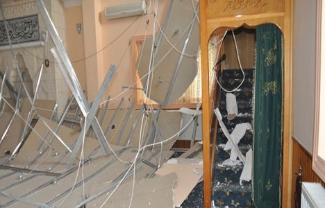 Karaman'daki caminin tavanı çöktü!