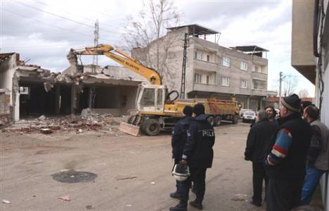 Kaçak ve ruhsatsız bina yapanlara ağır cezalar geliyor!