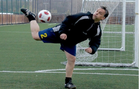 Macaristan Başkanı büyüdüğü köye nüfusun 2 katı stadyum yaptırdı!