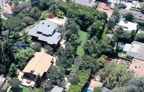 Angelina Jolie ve Brad Pitt evlerini ayırdı!