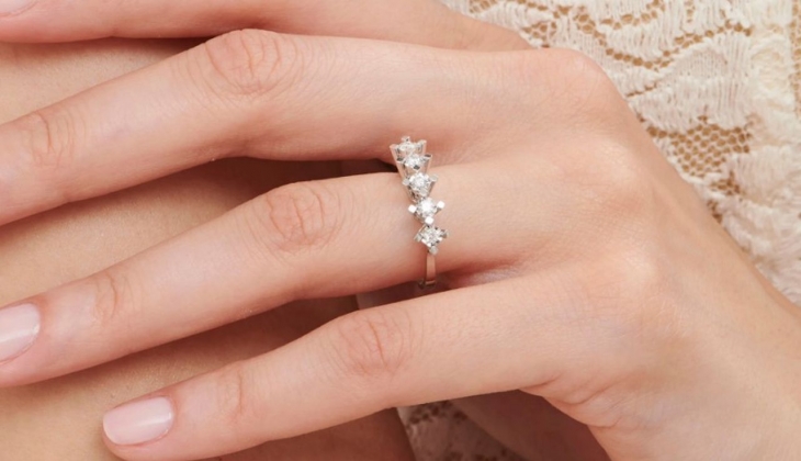 Altınbaş ta beştaş​​​​​​​  pırlanta yüzüklere indirim! Yeni yılda en güzel hediyeyi alın! 5 Aralık 2022 fiyat listesi...