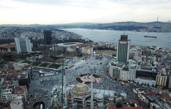 Taksim Camii minaresinin külah bölümü yerleştirildi!