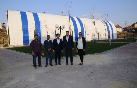 Manisa Kula'ya iki yeni halı saha!