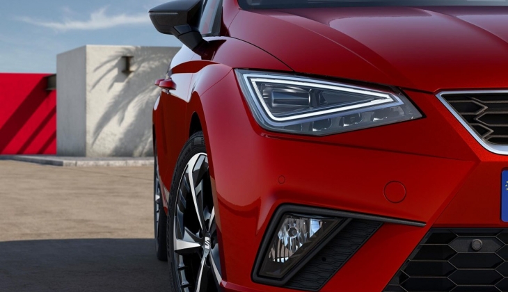 Fiyat/performans ürünü olan Seat İbiza olanaklarını kaçırmayın! Acil frenleme sistemi ustası ibiza almak için acele edin