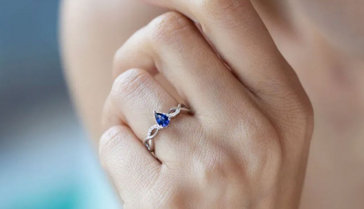 Blue Diamond da safir yüzüklere yüzde 55 e varan indirim! 7 Aralık 2022 fiyat listesi...