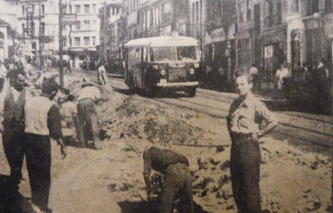 İstiklal Caddesi'ni 1953 yılında asfaltlamışlar!