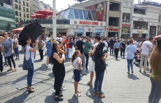 Taksim Cami inşaatında intihar girişimi!