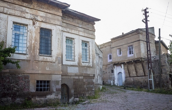 Kayseri'nin taş evleri eski günlerine dönmeyi bekliyor!
