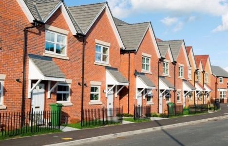 İngiltere'de kaçak göçmenlere ev verene hapis cezası geliyor!