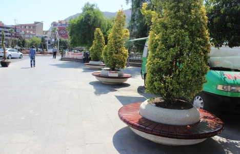 Hatay'da boş park alanları yeşilleniyor!