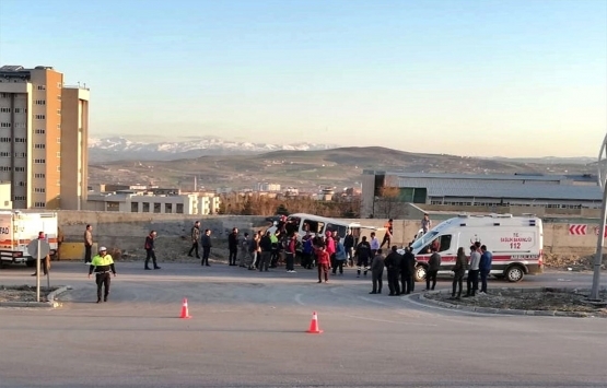 Elazığ'da kaza yapan minibüsteki 8 inşaat işçisi yaralandı!