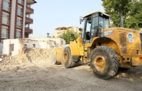 Malatya Battalgazi'de metruk binalar yıkılıyor!