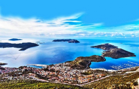 Kaş Belediyesi'nin sit alanında yürüttüğü meydan çalışmasına tepki!