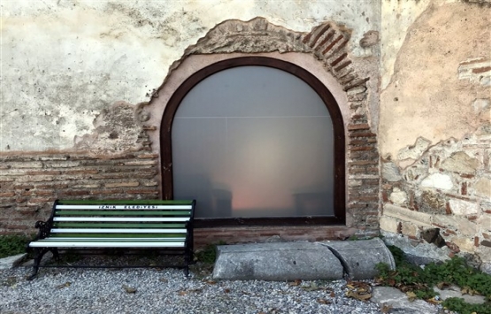 1700 yıllık Ayasofya ya cam kapı taktılar!