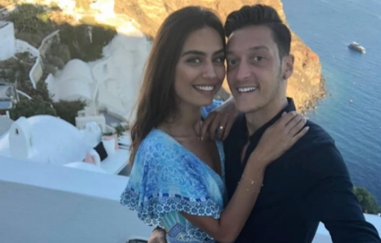Mesut Özil'den Amine Gülşe'ye 15 milyon TL’lik ev!