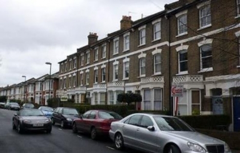 İngiltere'de konut fiyatları Eylül'de hız kesti!