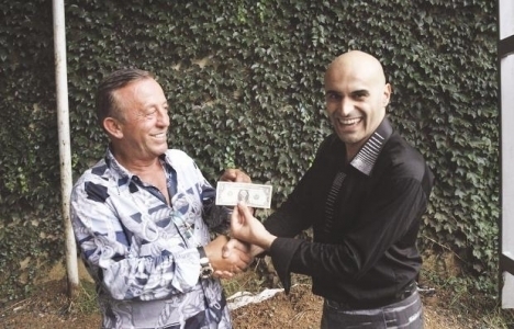 Ali Ağaoğlu oynadığı Olur Olur filminden 1 dolar aldı!