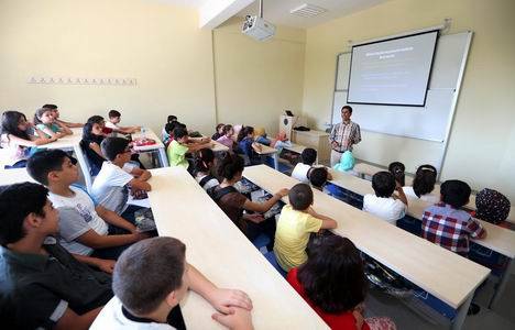 Esenler Belediyesi ve YTÜ projesi Çocuk Üniversitesi’nde ilk ders zili çaldı!