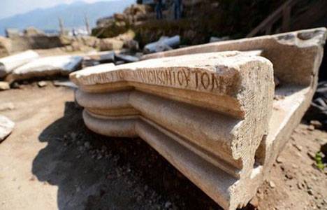 Bursa Surları'nın kule kazısında bazilika ortaya çıktı!