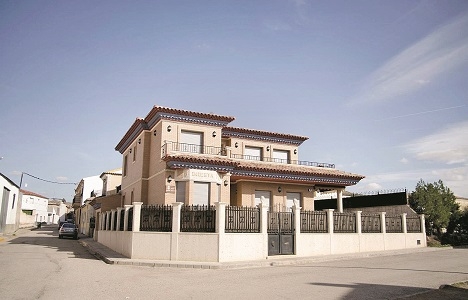 Dünyaca ünlü futbol yıldızlarının malikaneleri!