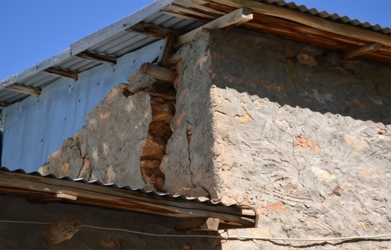 Malatya da evleri hasar gören vatandaşlar için çadır kuruluyor!