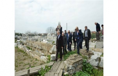 İznik'teki amfi tiyatro restore edilecek!