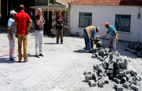 Söke'de parke taşı döşeme çalışmaları sürüyor!