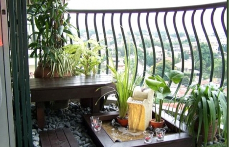 Küçük balkonlar nasıl büyük gösterilir?