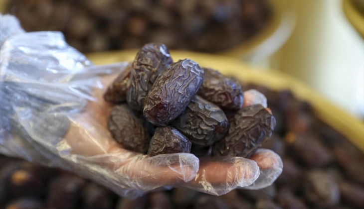 Hurma fiyatları resmen uçtu! 1 ay önce 250 TL olan hurma şu an 300 TL’ye fırladı!