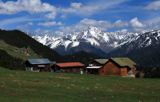 Rize de heyelan nedeniyle hasar gören ev için yıkım kararı!