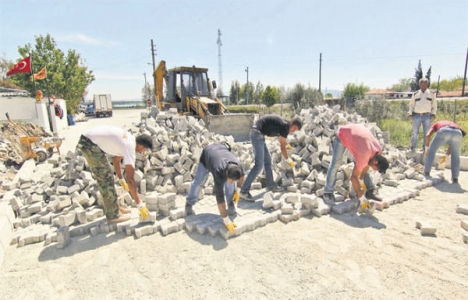 Menderes'teki yol çalışmalarında sona gelindi!