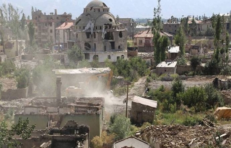Hakkari'de yıkım çalışmaları başladı!