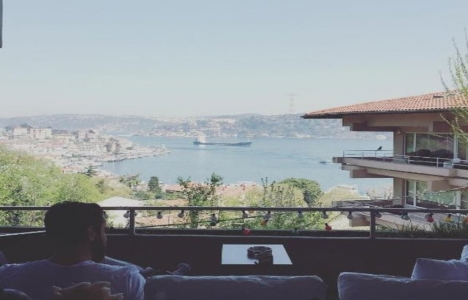 İşte ünlülerin deniz manzaralı evleri!