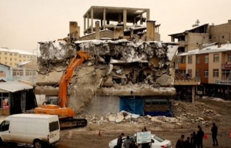 Manisa'da bin 236 riskli bina yıkıldı!