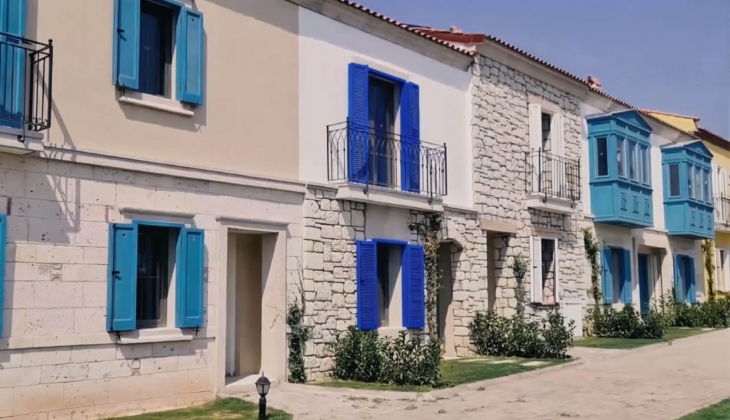 Çeşme Bademli Bahçe Evleri’nde daire fiyatına dubleks villa!