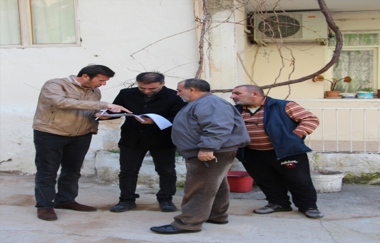 İzmir de kaya düşen mahallede tespit çalışmaları başladı!