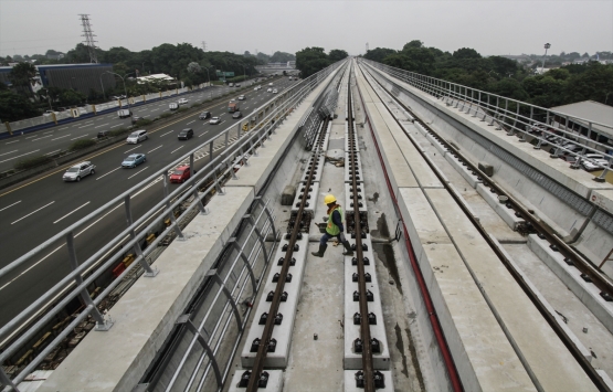 Jakarta LRT hafif raylı sistem projesinin yüzde 56'sı tamam!