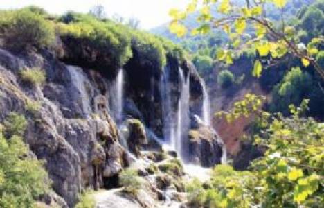 Dipsiz Göl ve Şelalesi ziyaretçileri bekliyor!