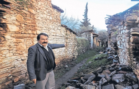 İzmir Büyükdağlı'daki evler restorasyon bekliyor!