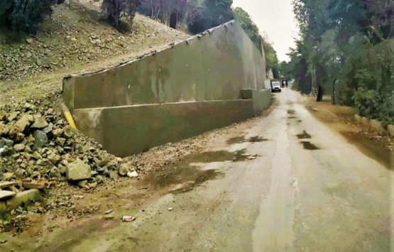 Topkapı Sarayı na kazıklar çakıldı, kayma durduruldu!