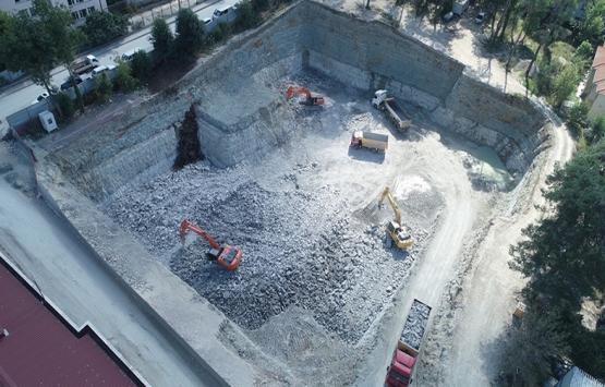 Kandıra yeni belediye binasında hummalı çalışma!