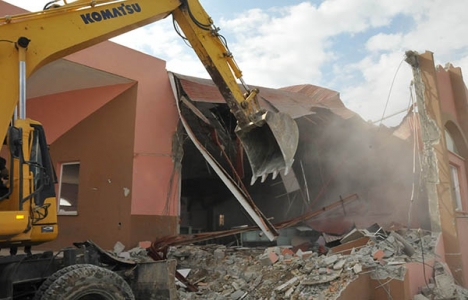 Tarsus Vuslat Meydanı için yıkımlar başladı!