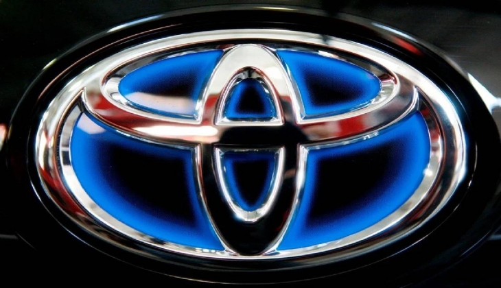 Toyota hibrit araçlarında eski logosuna veda ediyor!