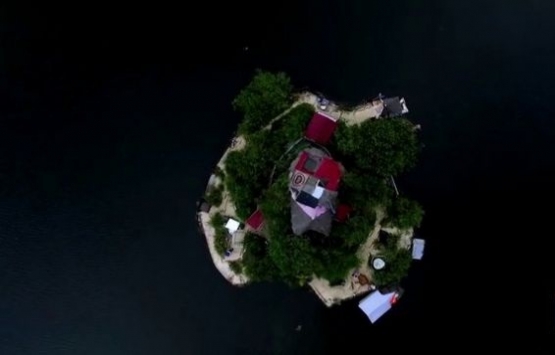 Meksika da 150 bin pet şişe ile ada inşa edildi!